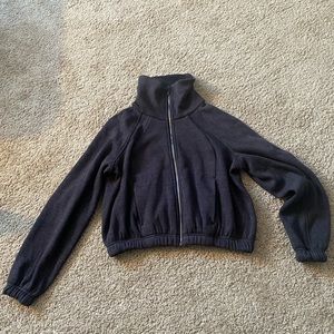 lululemon sweatshirt